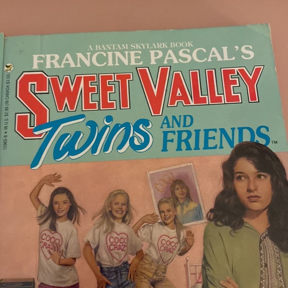 Vintage sweet valley twins and friends books set of 2 - Picture 3 of 7